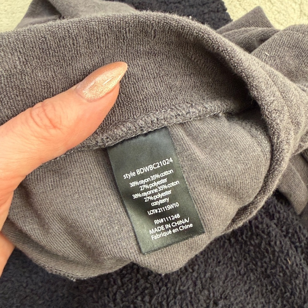 Barefoot Dreams Beach Cozy Terry Crop Wide Leg Carbon Grey Lounge Pants Medium - Picture 9 of 10